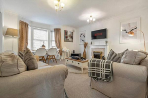 Spacious Apartment with Parking!